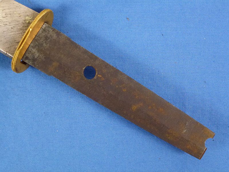 Japanese Meiji Period Kyu Gunto Sword with Old Family Blade and Mons Crest - Image 10