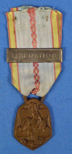 French WWII 1939–1945 Commemorative War Medal with "Liberation" Bar