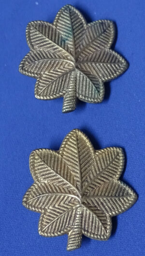 Pair WWII Major Rank Insignia BB&B Bronze