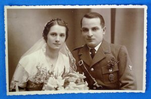 DLV Wedding Portrait Postcard