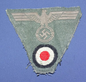 WWII German Army EM/NCO M43/Overseas Cap Insignia