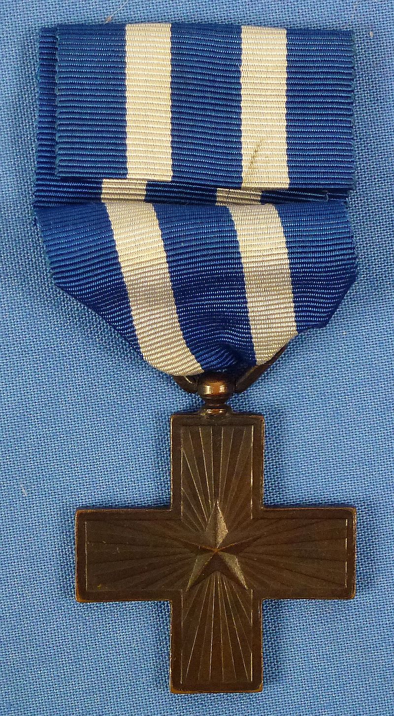 Italian WWI War Merit Cross with Valor Device - Image 2