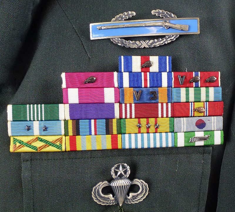 The Uniform of U.S. Army Major General James Francis Cochran III - Image 4