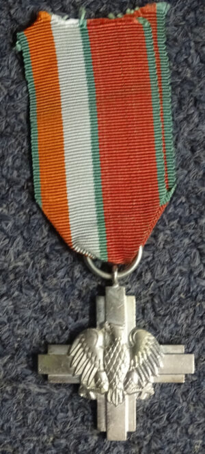 Polish War Cross Of Lenino Battle Medal With Incorrect Ribbon