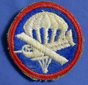 WWII Enlisted Man's Airborne Glider Parachute Overseas Cap Patch