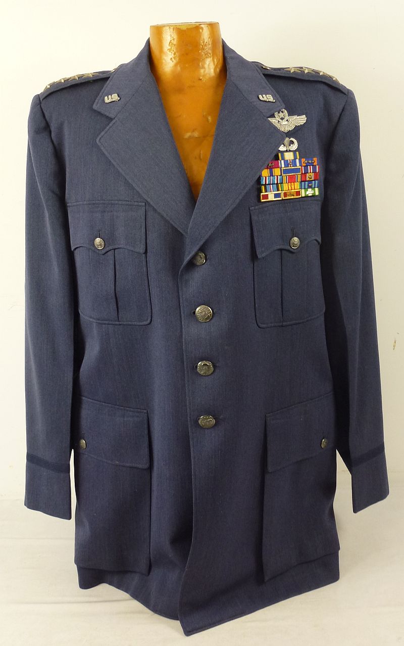 The Uniform of Air Force General Andrew P. Iosue - Image 2
