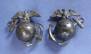 Pair WWII USMC Officer's EG&A Collar Insignia