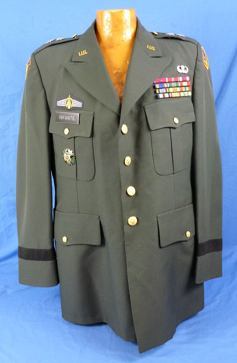The Uniform of U.S. Army Major General Donald Infante - Image 2
