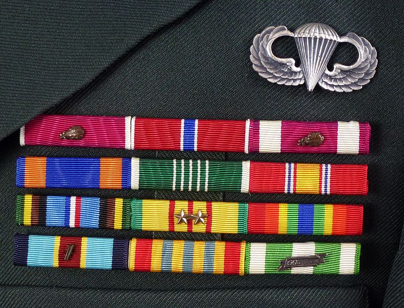 The Uniform of U.S. Army Major General Donald Infante - Image 4