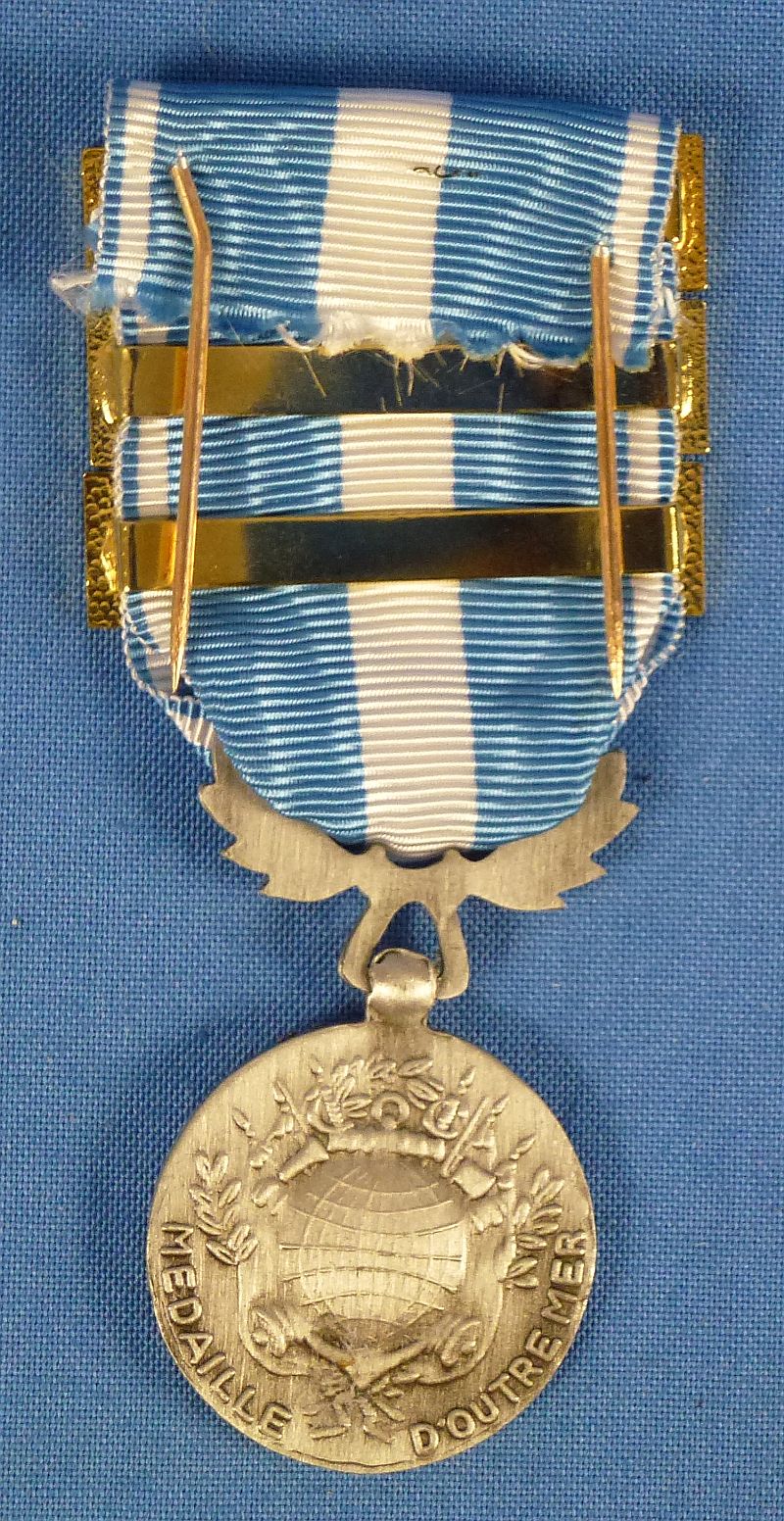 French Overseas Medal with Bars "ARABIE SAOUDITE" (Saudi Arabia), "IRAK" (Iraq), and "MOYEN-ORIENT" (Middle East) - Image 2