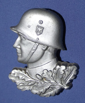 WWII German Soldier Plastic Tinnie