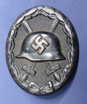 WWII German Black Wound Badge Maker "3"