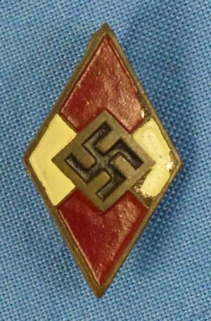 Hitler Youth Painted Member Badge RZM M1/100