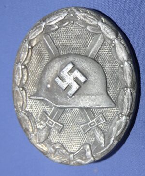 1939 Silver Wound Badge Maker "7"