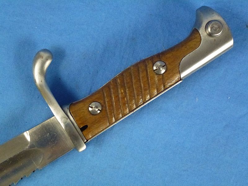 Excellent Condition 1916 Dated Model S98/05 Dress "Butcher Blade" Sawback Bayonet by WKC with Frog and Portepee - Image 8
