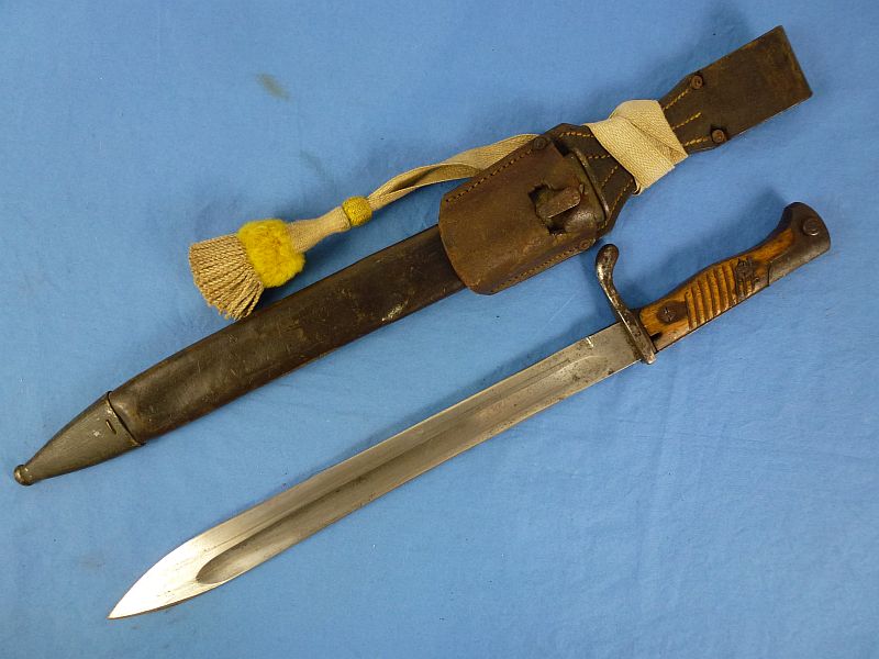 1915 Dated Imperial German Model M1898/05 Butcher Blade Bayonet by E. & F. Horster with Frog and Knot - Image 2