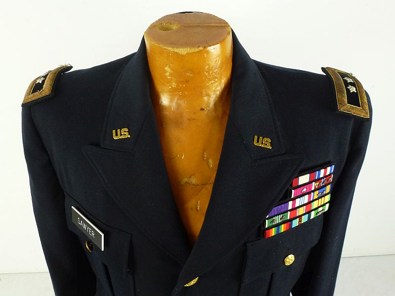 The Dress Blue Uniform Tunic and Mess Dress Jacket of Three War Veteran U.S. Army Major General Kenneth T. Sawyer with Flags - Image 3