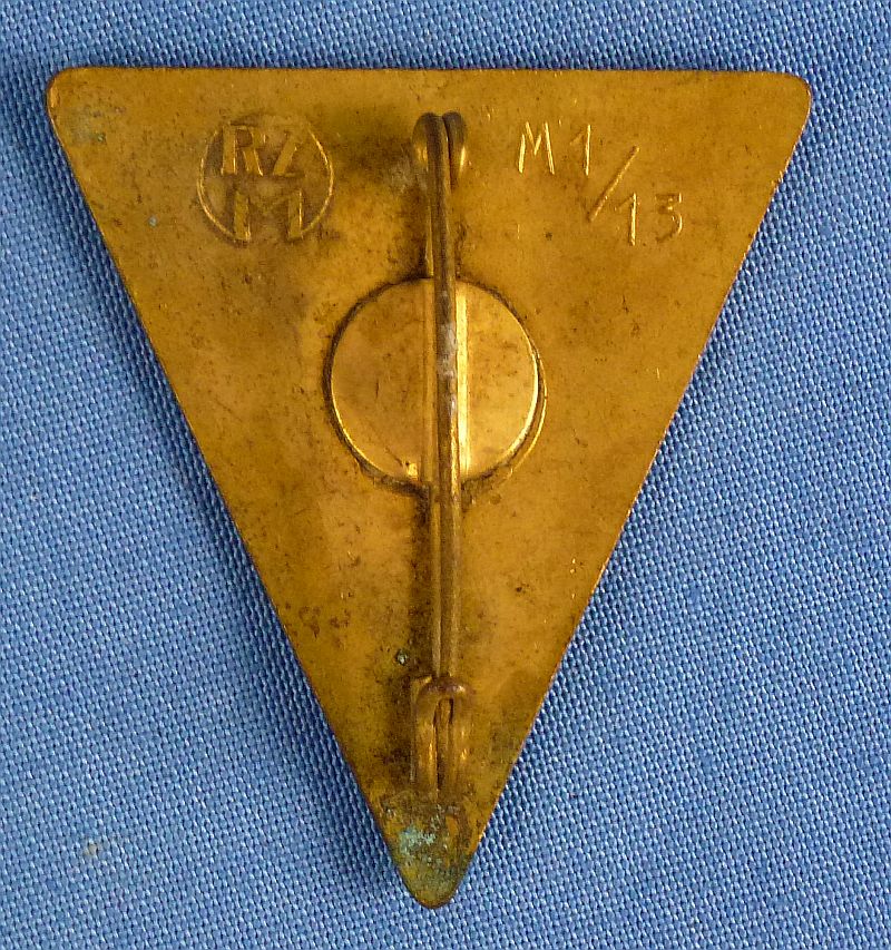 Large National Socialist Frauenschaft Badge RZM M1/13 (L. Christian Lauer) - Image 2
