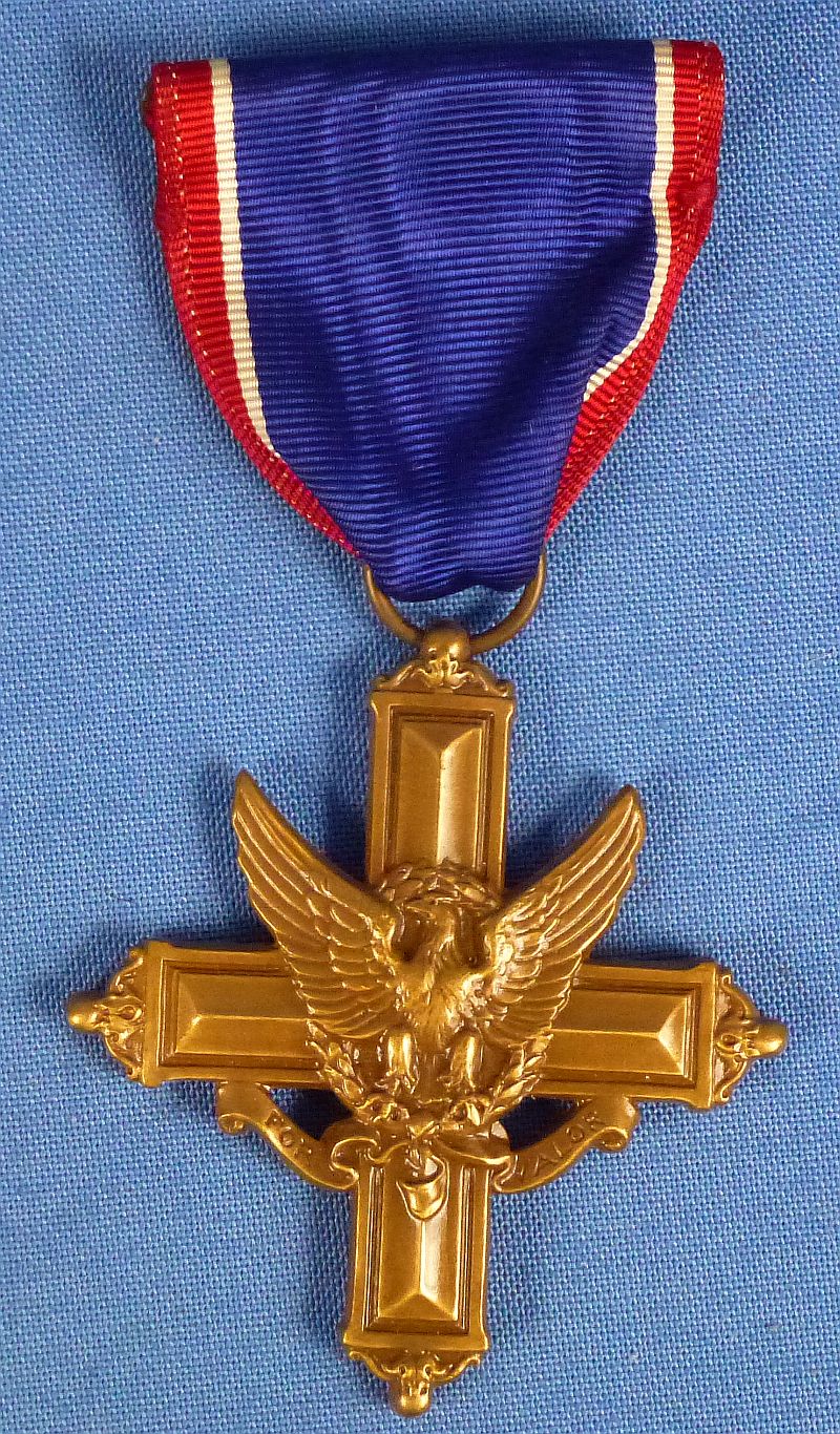 Cased WWII Distinguished Service Cross - Image 2