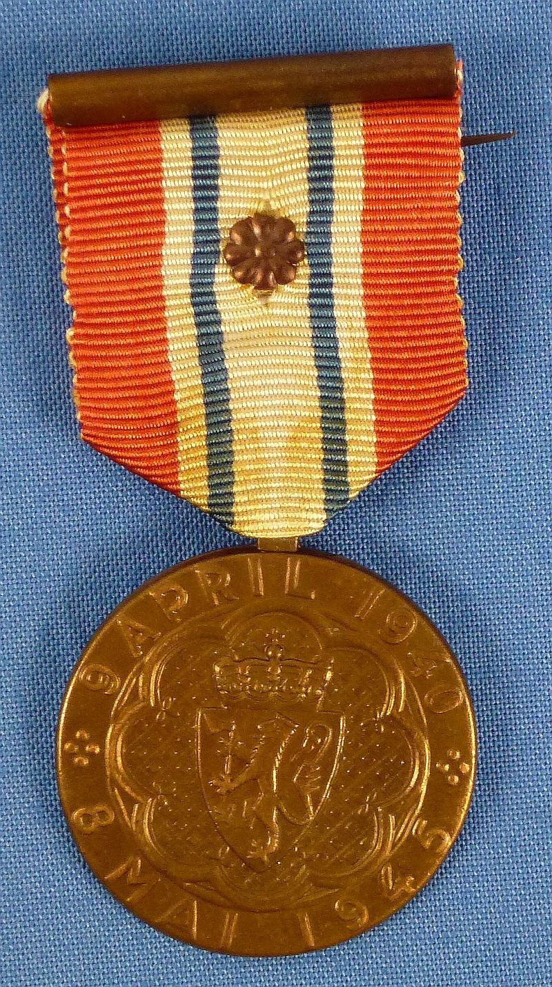 WWII Norway Defense Medal with Envelope - Image 2