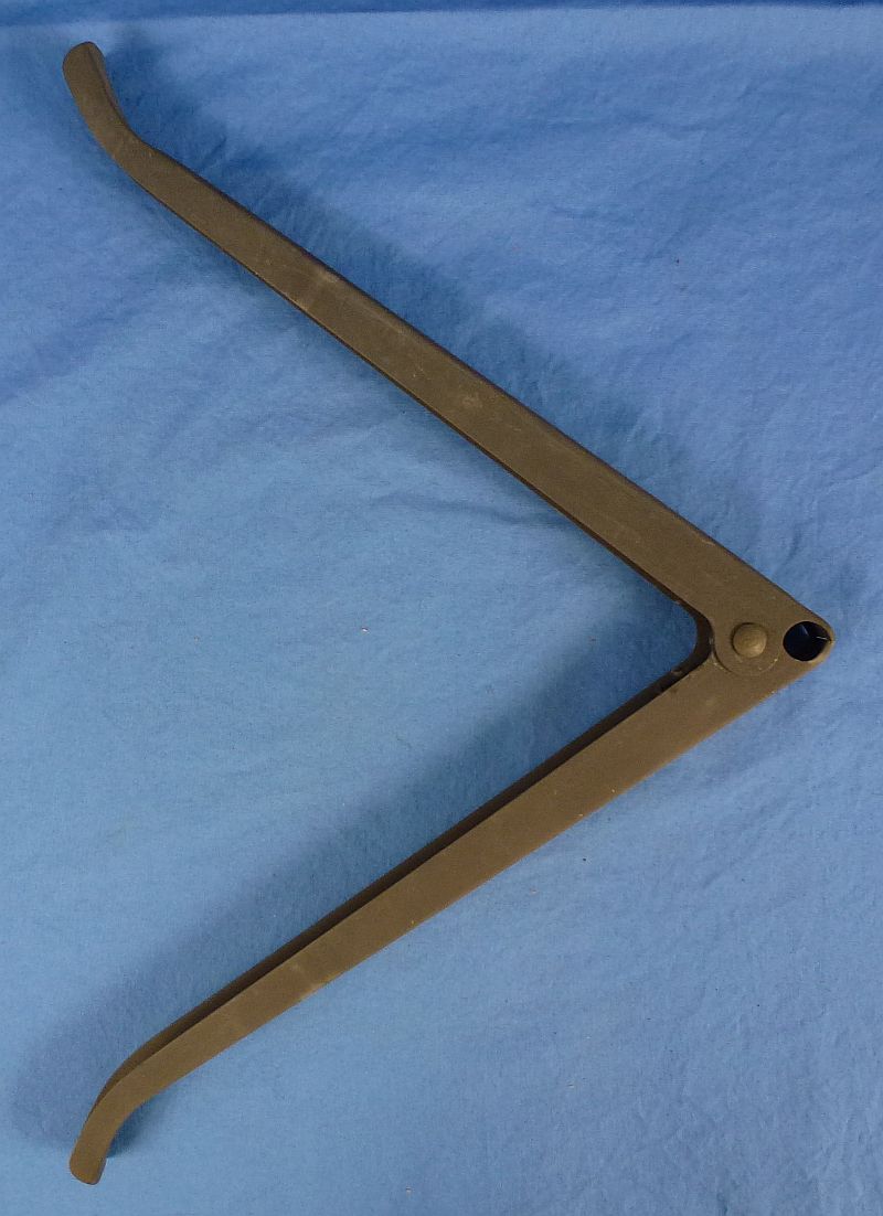 Vietnam War M-16 XM3 Bipod in Third Pattern Carrying Pouch - Image 2