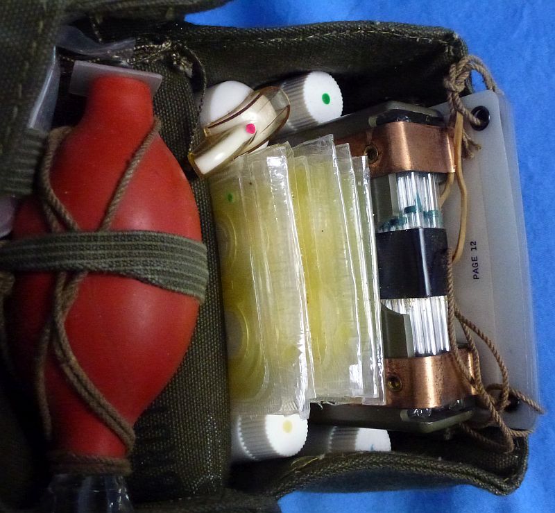 U.S. Military Chemical Agent Detector Kit in Carrying Pouch - Image 3