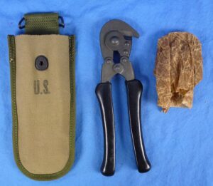 1944 Dated Wire Cutters in Carrying Pouch