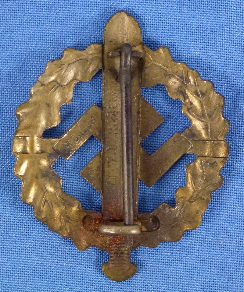 SA Gold Sports Badge by Fechler - Image 2