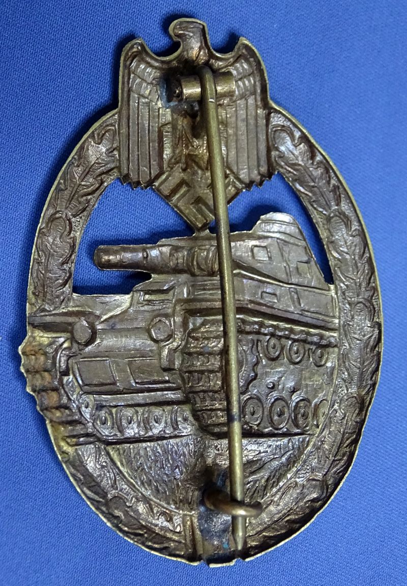 Hollow Back Bronze Panzer Assault Badge by Karl Wurster in Tombac - Image 2