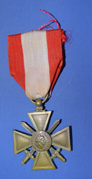 French Theater Of Operations Exterior Croix de Guerre Medal