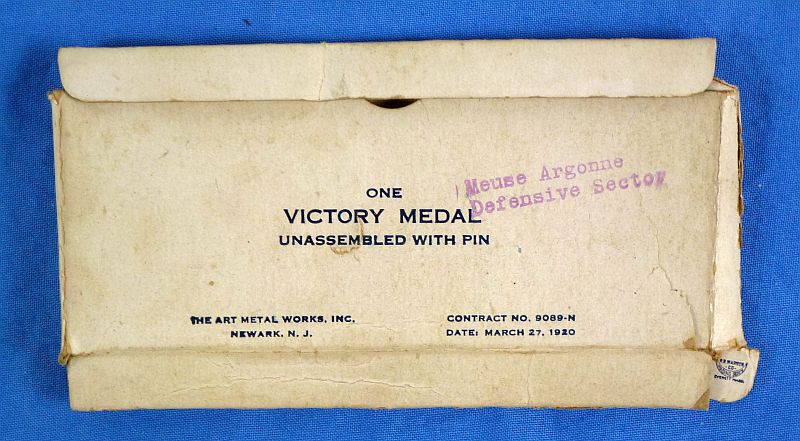 Named WWI 6th Division Victory Medal, Insignia and Documents Group - Image 4