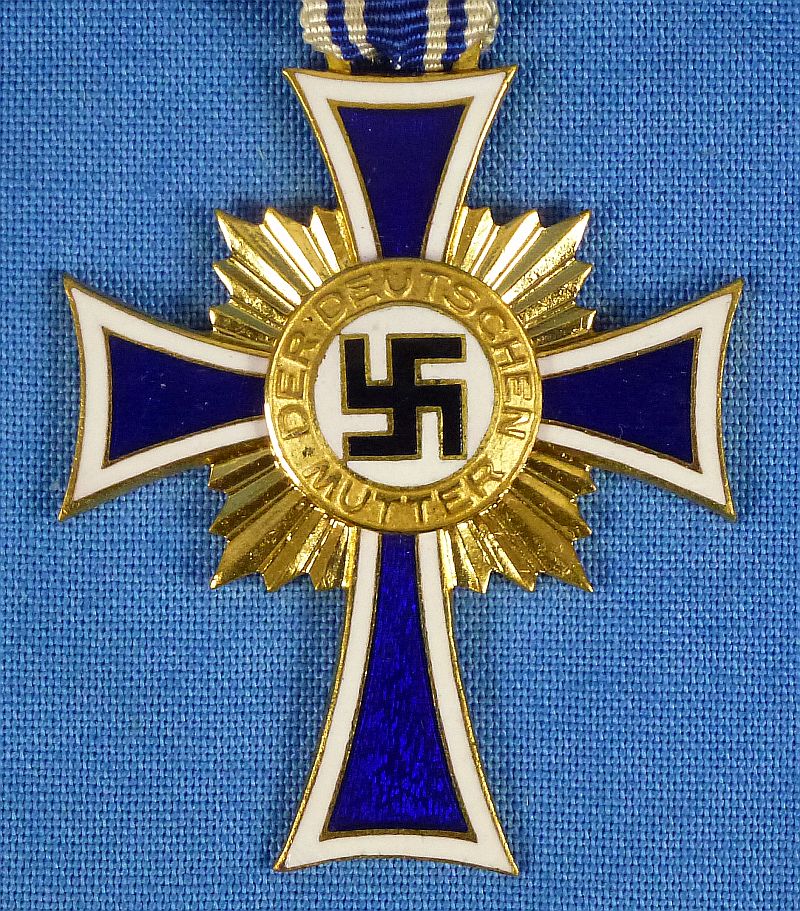 Cased Gold Mother's Cross by Wilhelm Deumer - Image 2