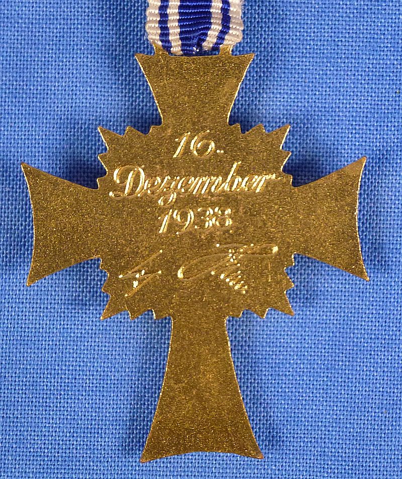 Cased Gold Mother's Cross by Wilhelm Deumer - Image 3
