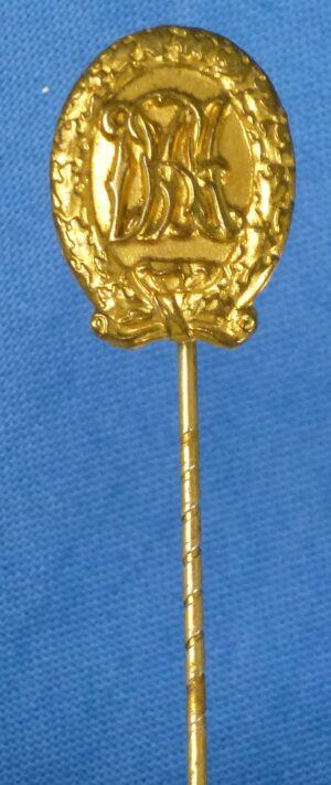 DRA Gold Sports Badge Stickpin