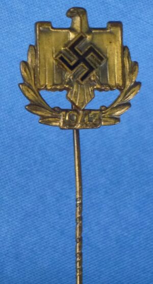 1943 NSRL Performance Badge Stickpin