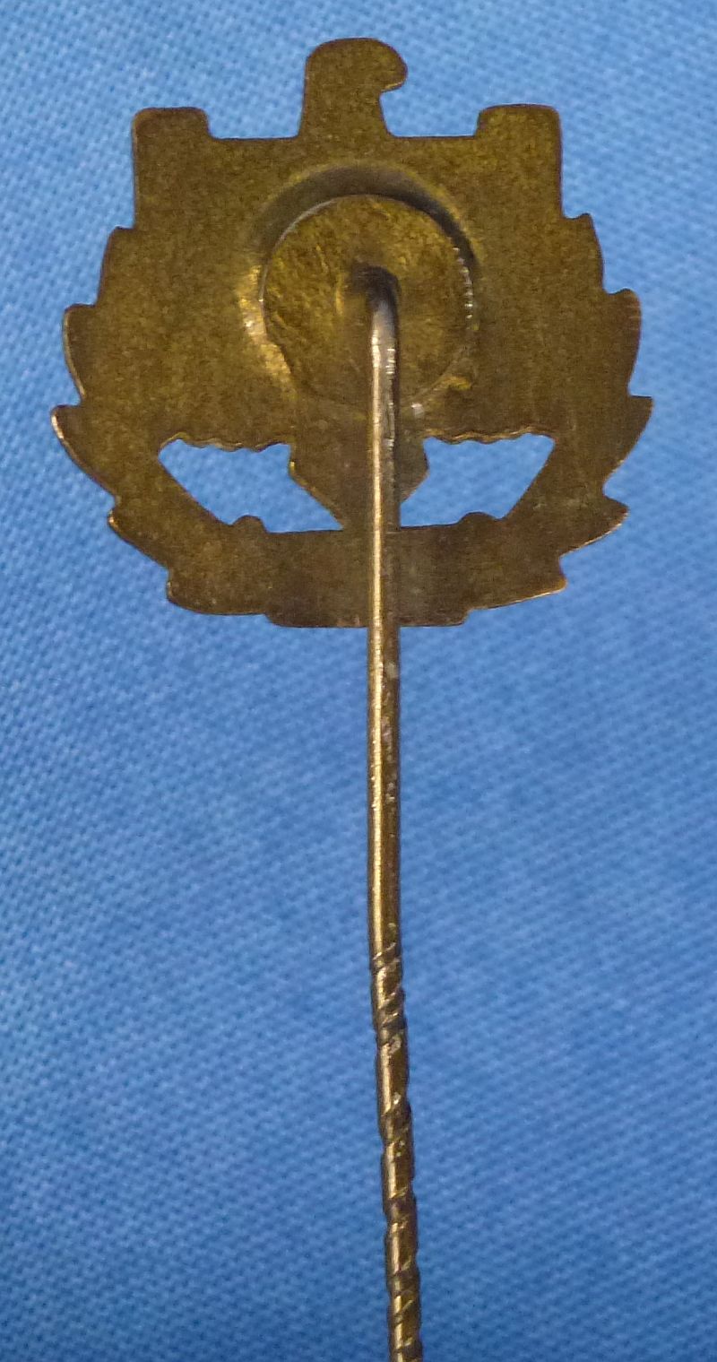 1943 NSRL Performance Badge Stickpin - Image 2