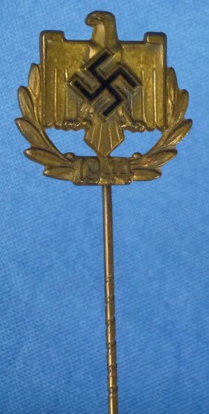 1944 NSRL Performance Badge Stickpin