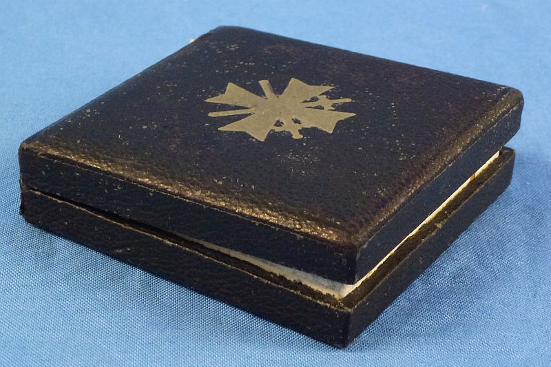 Excellent Cased War Merit Cross First Class with Swords in Tombac Marked "62" (Kerbach & Oesterhelt of Dresden) - Image 7
